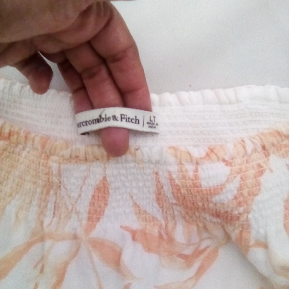 Abercrombie & Fitch Peach Cream Tree Floral Smocked Front Pocket Dress Size LT - Picture 5 of 8